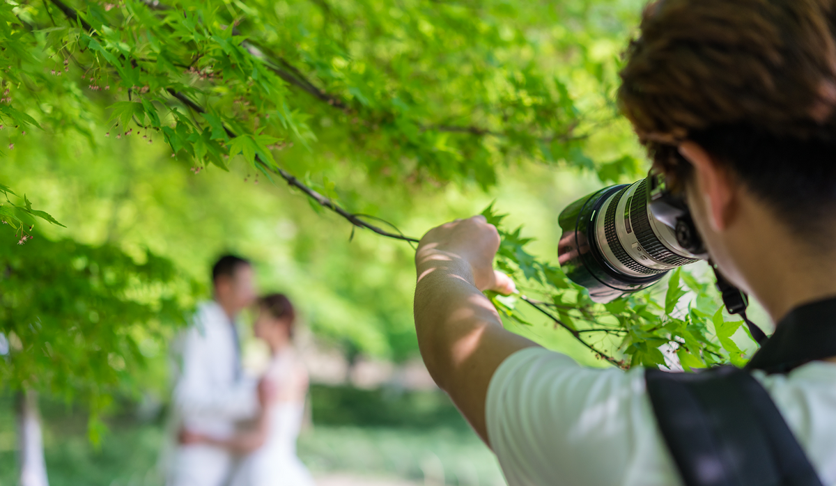 Underrated Wedding Photography Gear That Makes the Day Easier